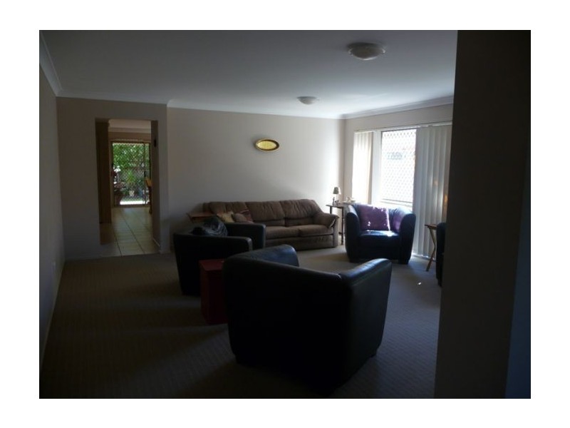 16 Dellwood Circuit, Molendinar QLD 4214