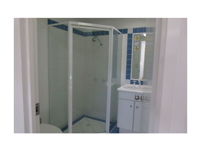 U17c/220 Marine Parade, Labrador QLD 4215