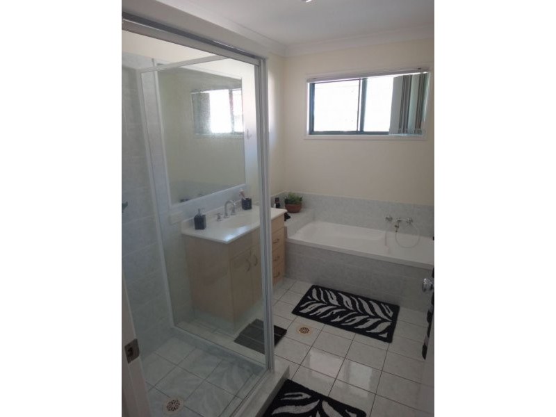 29 Clear River Blvd, Ashmore QLD 4214