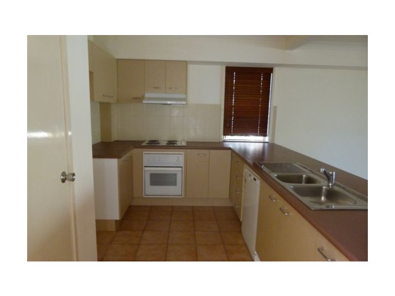 3/103 Pohlman Street, Southport QLD 4215