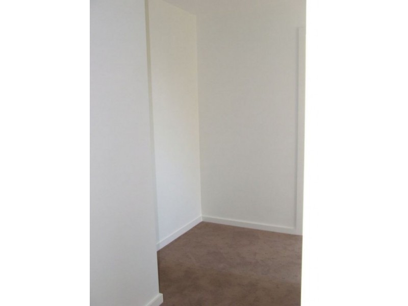 2/5 Wynflo Street, Labrador QLD 4215