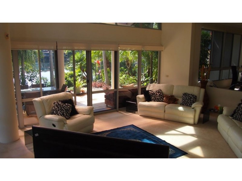 8 Cranston 125 Santa Cruz Blvd, Clear Island Waters QLD 4226