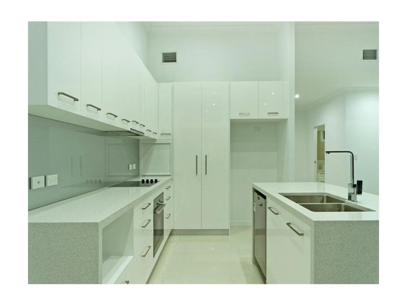 1/3 Jasmine Street, Hollywell QLD 4216