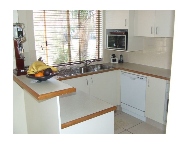 9/35 Huth Street, Labrador QLD 4215