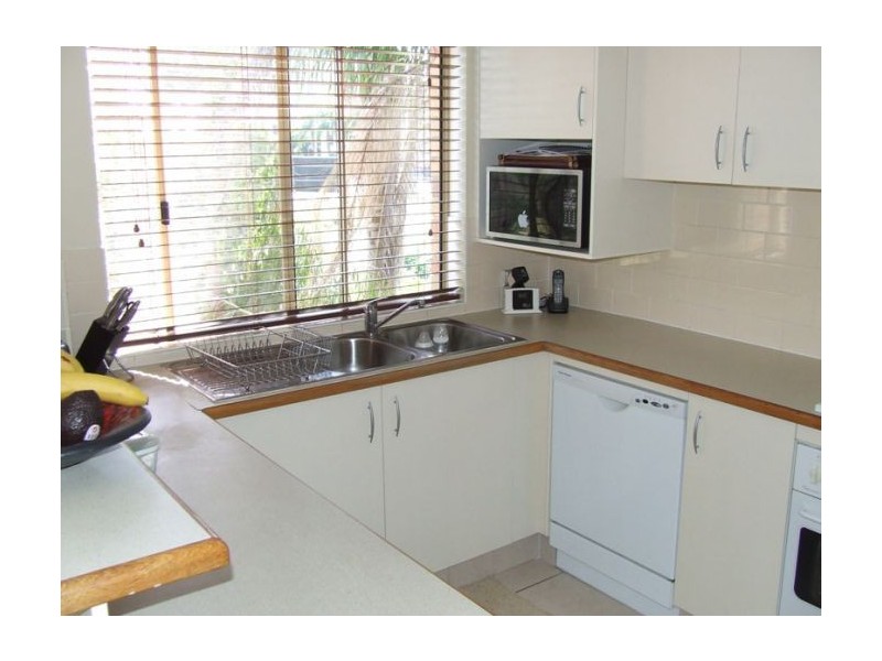 9/35 Huth Street, Labrador QLD 4215