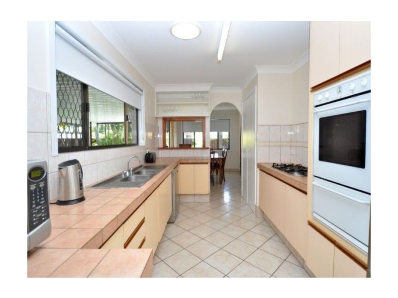 12 Hyacinth Avenue, Hollywell QLD 4216