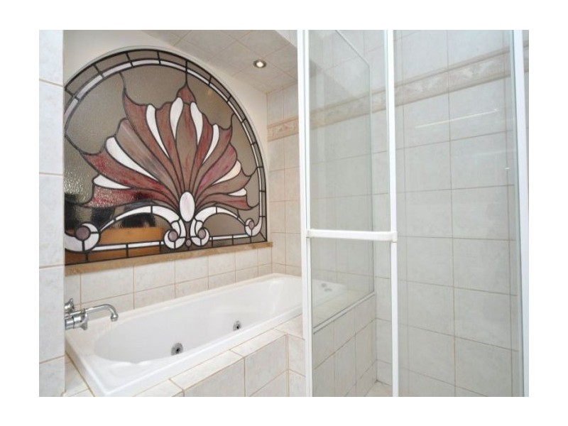 12 Hyacinth Avenue, Hollywell QLD 4216