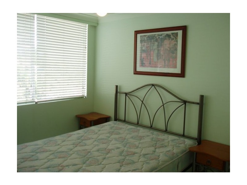 11/220 Surf Parade, Surfers Paradise QLD 4217