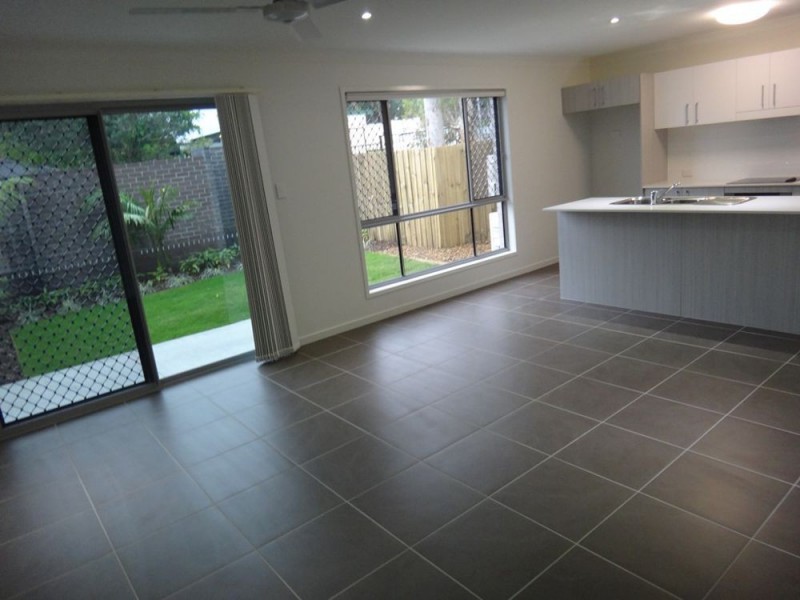 1/126 Central Street, Labrador QLD 4215