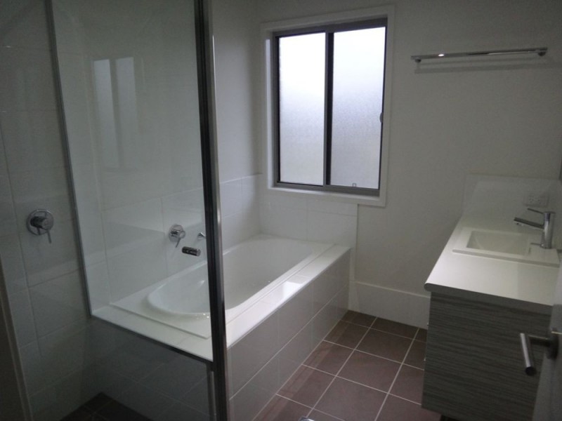 1/126 Central Street, Labrador QLD 4215