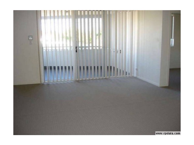 8/6-10 Rose Street, Southport QLD 4215