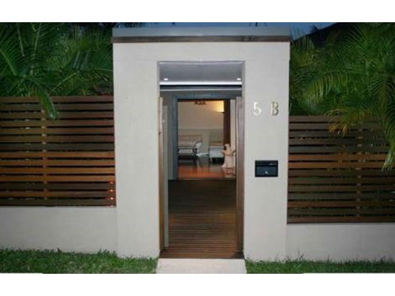 5b Tweed Street, Southport QLD 4215