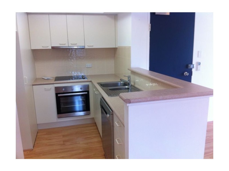 5/7 Whiting Street, Labrador QLD 4215