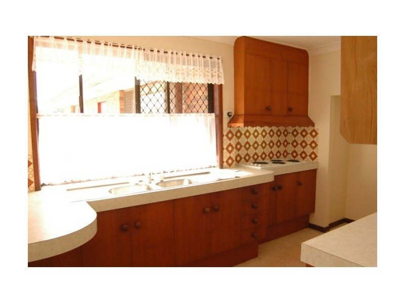 29 Gretel Drive, Mermaid Waters QLD 4218