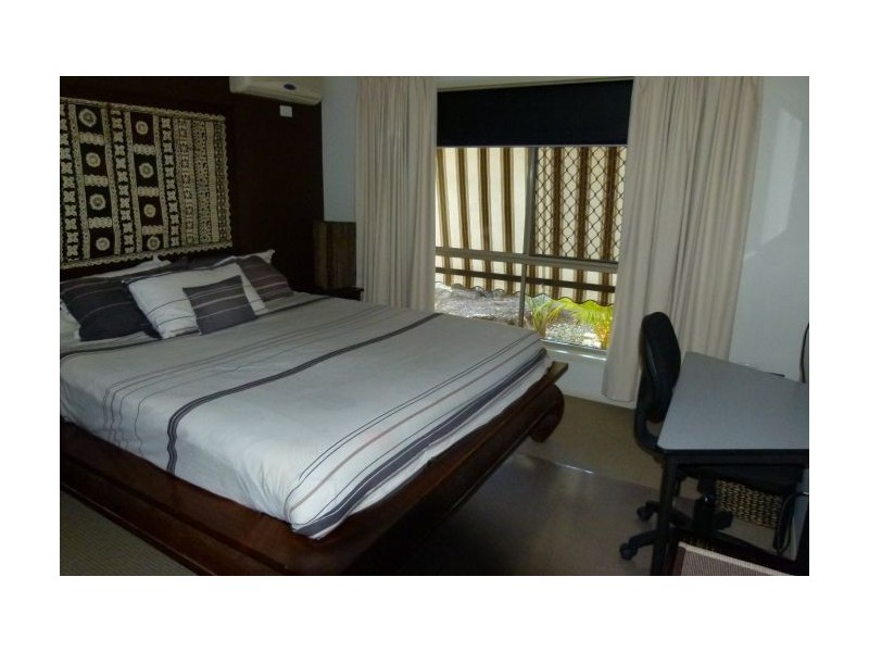 18 Ballybunion Drive, Parkwood QLD 4214