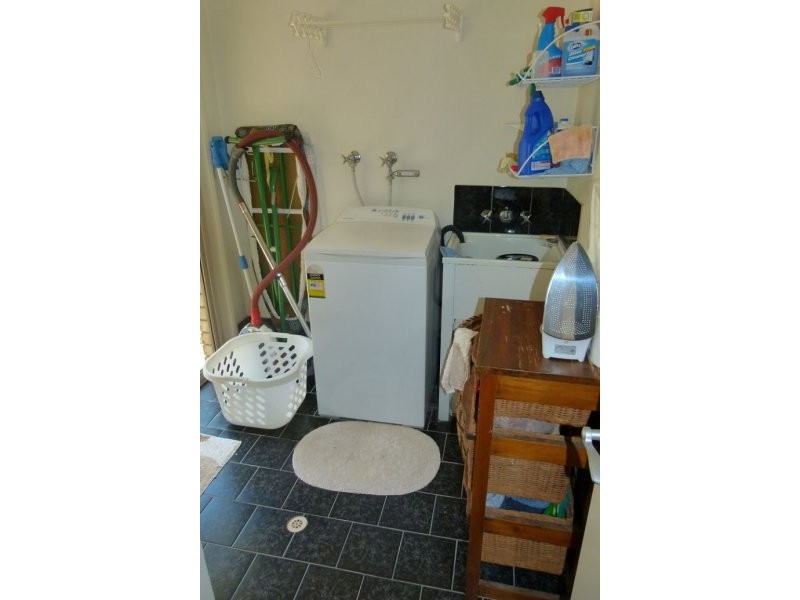 18 Ballybunion Drive, Parkwood QLD 4214