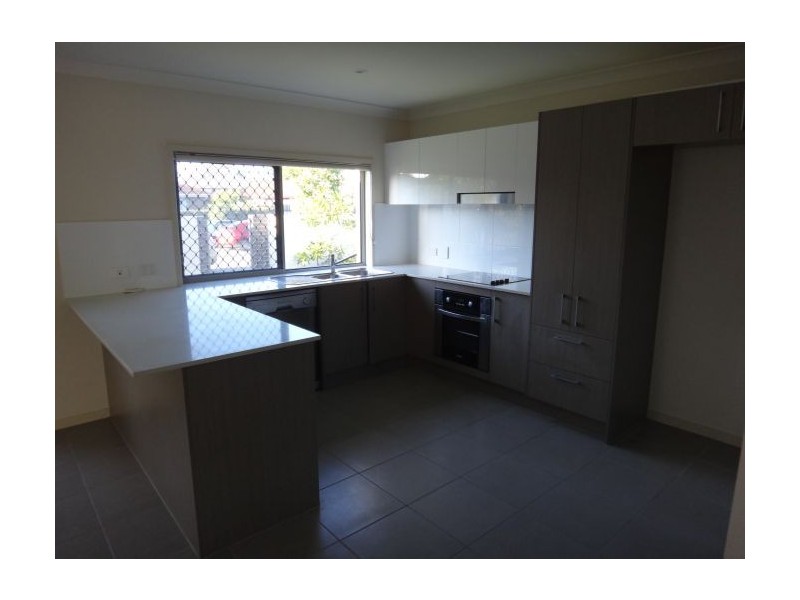 1/136 Central street, Labrador QLD 4215