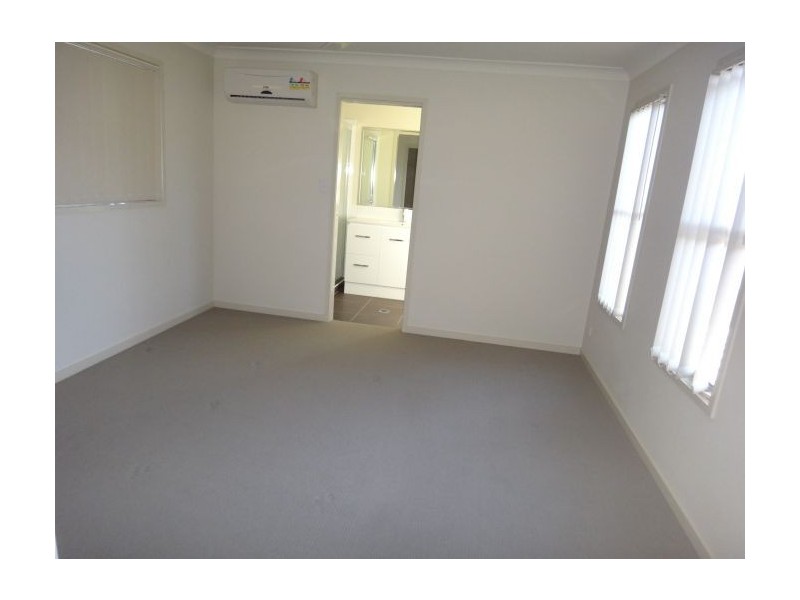 1/136 Central street, Labrador QLD 4215