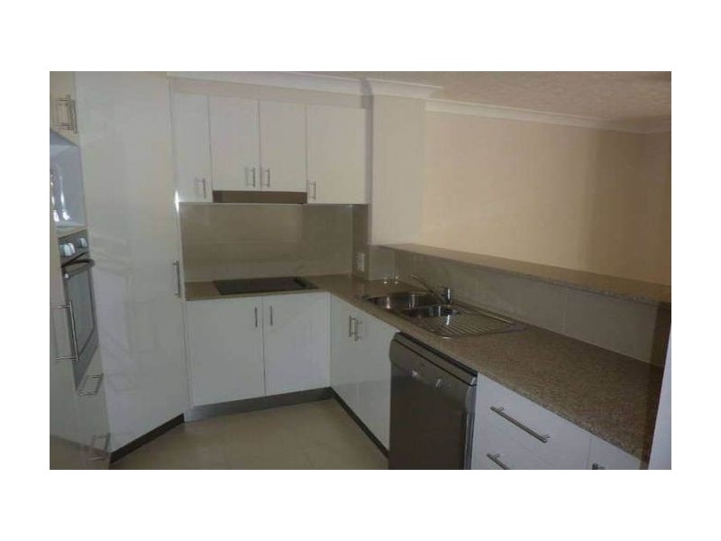 14/99 Muir street, Labrador QLD 4215