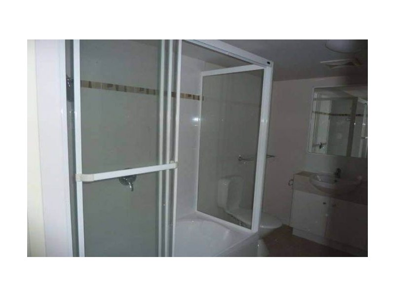 14/99 Muir street, Labrador QLD 4215