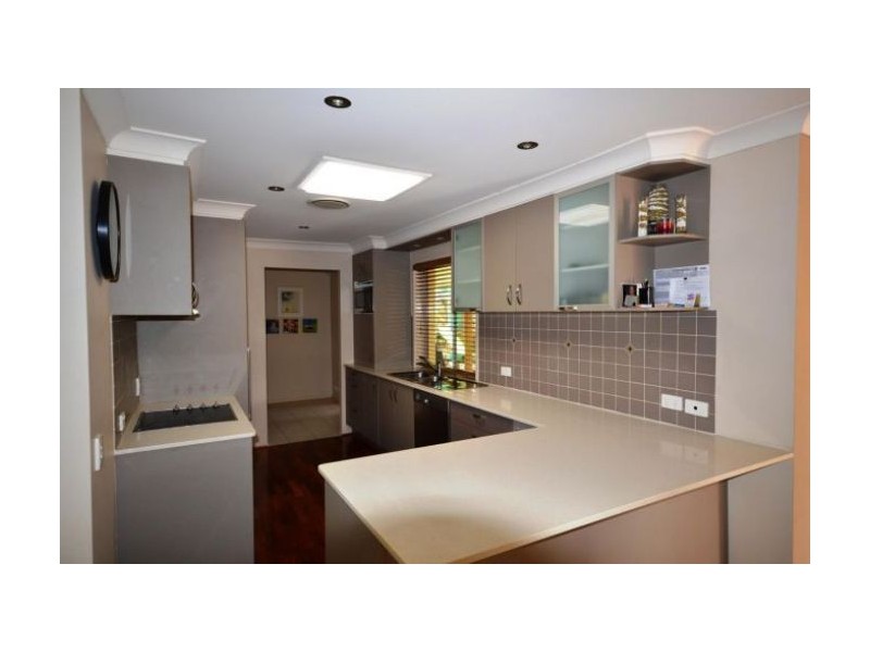 4 Forster Avenue, Bundall QLD 4217