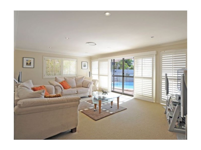 4 Forster Avenue, Bundall QLD 4217