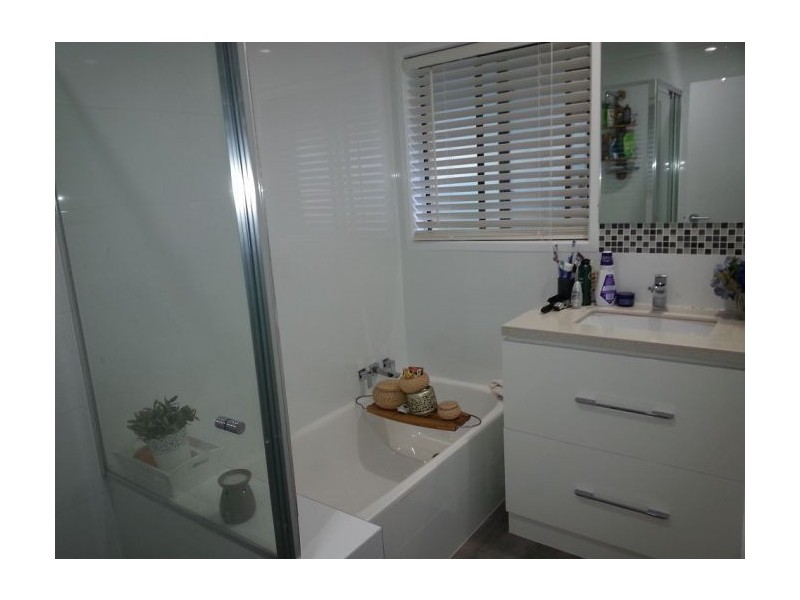 23 Wayfarer Avenue, Mermaid Waters QLD 4218