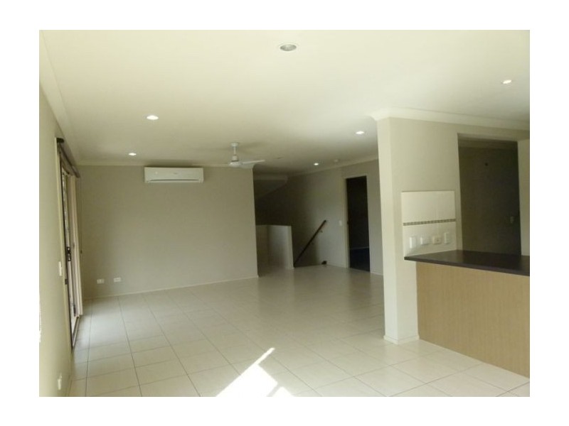 5 Silver Dawn Crescent, Oxenford QLD 4210