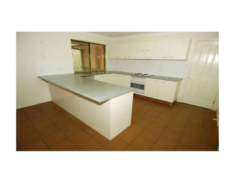 4 Hopman Court, Oxenford QLD 4210