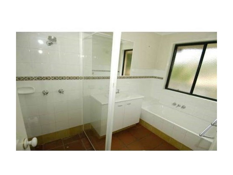 4 Hopman Court, Oxenford QLD 4210