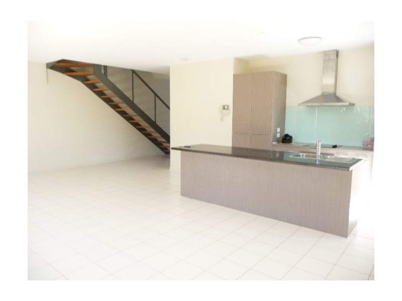 3/6 Egerton street, Southport QLD 4215