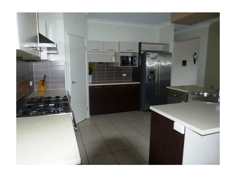 39 Highcrest Drive, Molendinar QLD 4214