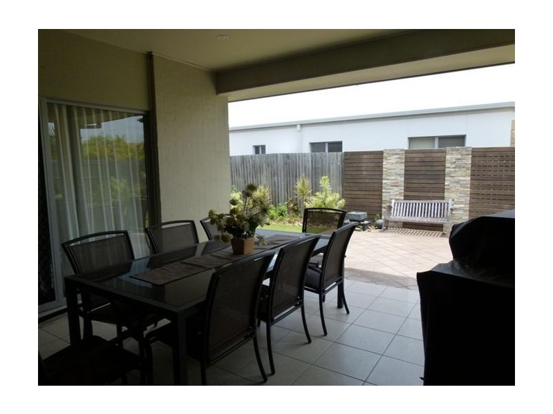 39 Highcrest Drive, Molendinar QLD 4214