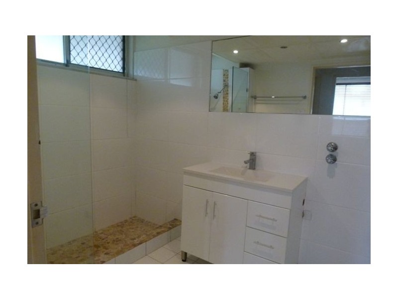 @/35 Second avenue, Broadbeach QLD 4218