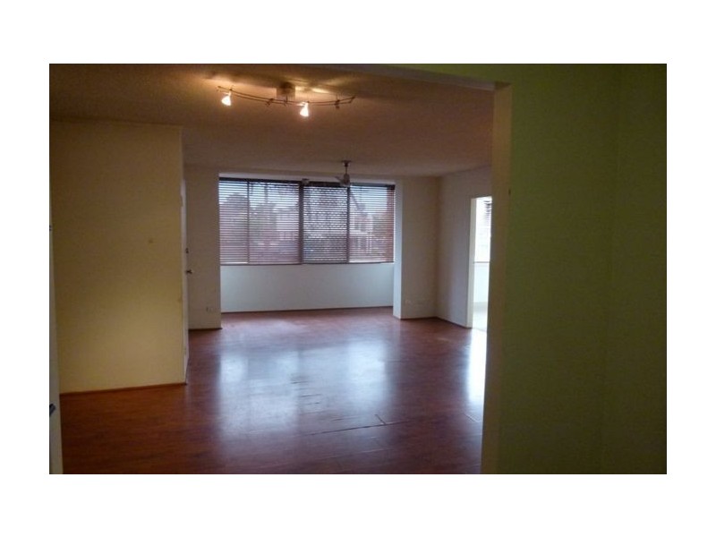 @/35 Second avenue, Broadbeach QLD 4218