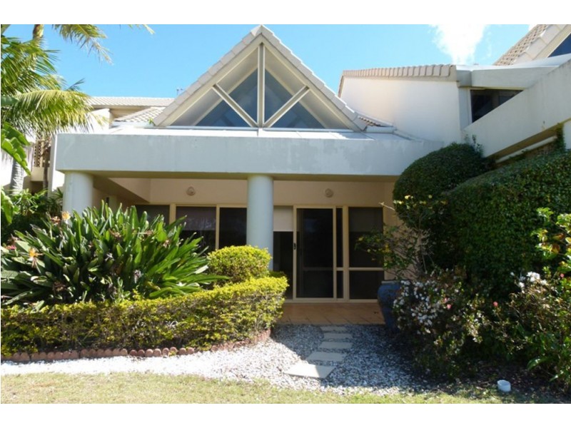 125 Santa Cruz Blvd, Clear Island Waters QLD 4226