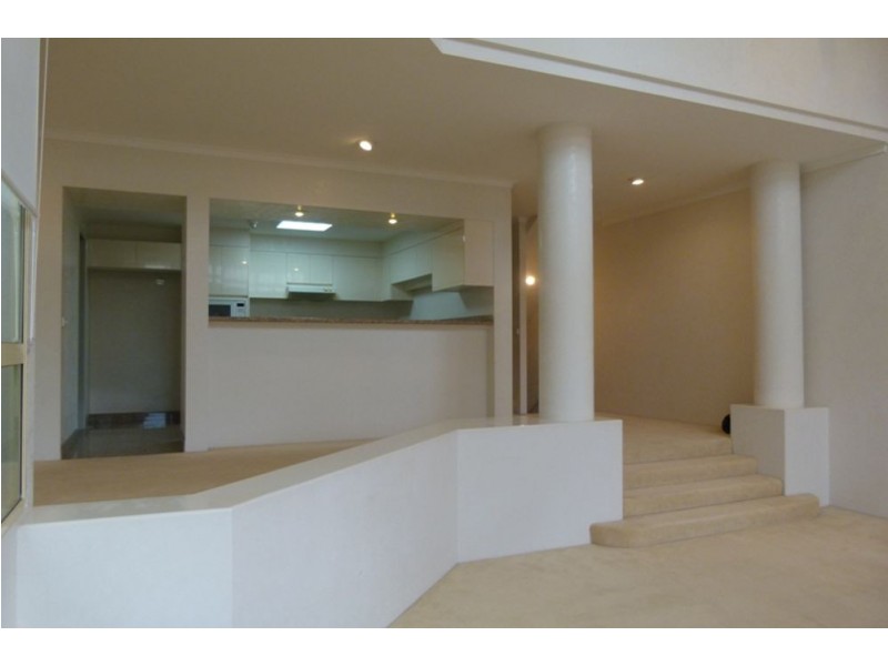 125 Santa Cruz Blvd, Clear Island Waters QLD 4226