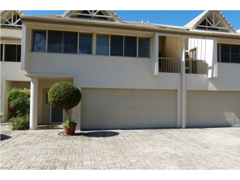 125 Santa Cruz Blvd, Clear Island Waters QLD 4226