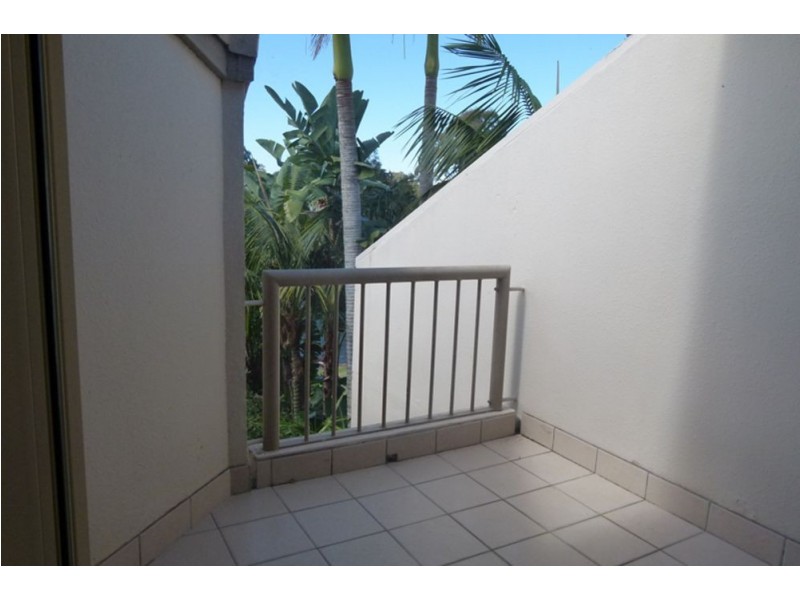 125 Santa Cruz Blvd, Clear Island Waters QLD 4226