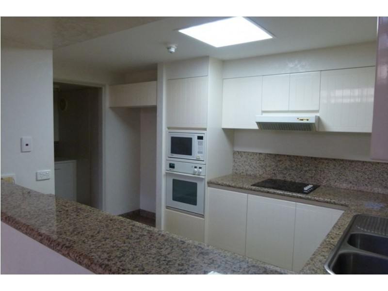 125 Santa Cruz Blvd, Clear Island Waters QLD 4226