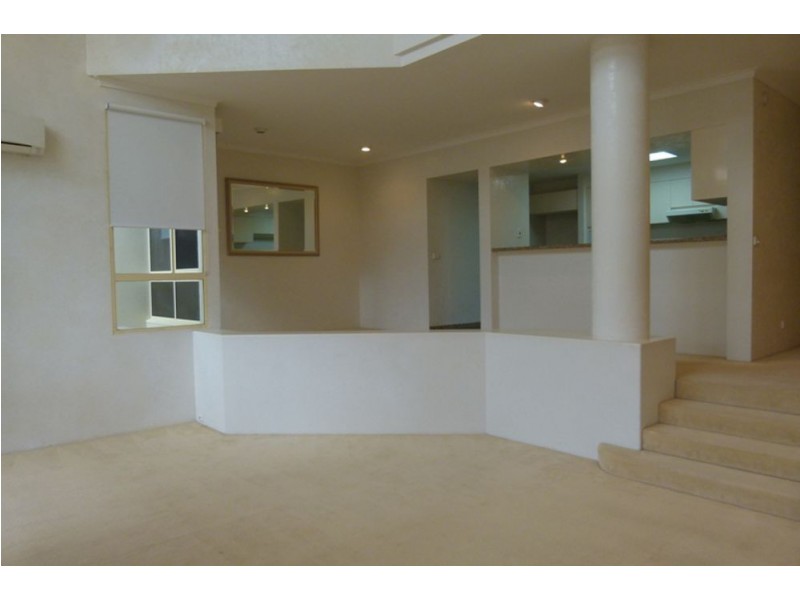 125 Santa Cruz Blvd, Clear Island Waters QLD 4226