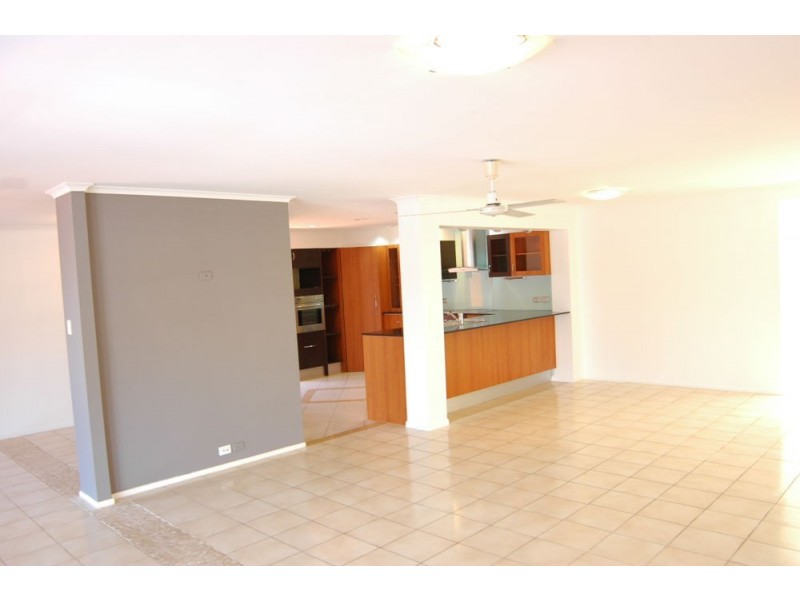 88 Gibraltar Drive, Isle Of Capri QLD 4217