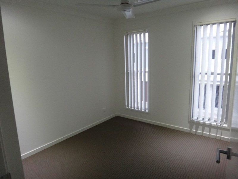 3/126 Central Street, Labrador QLD 4215