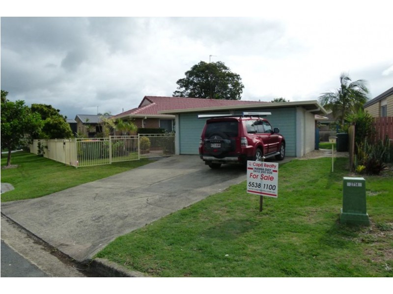 2/3 Macaw Avenue, Miami QLD 4220