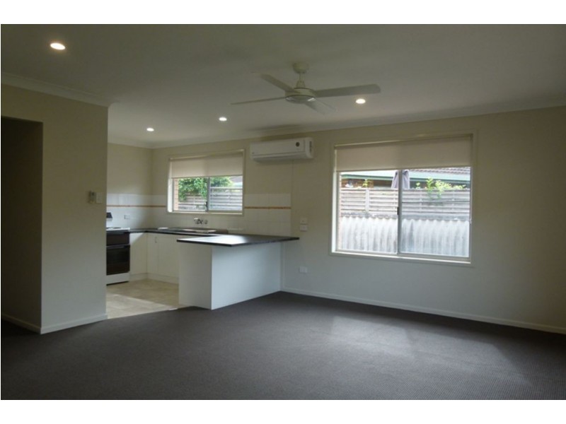 2/3 Macaw Avenue, Miami QLD 4220