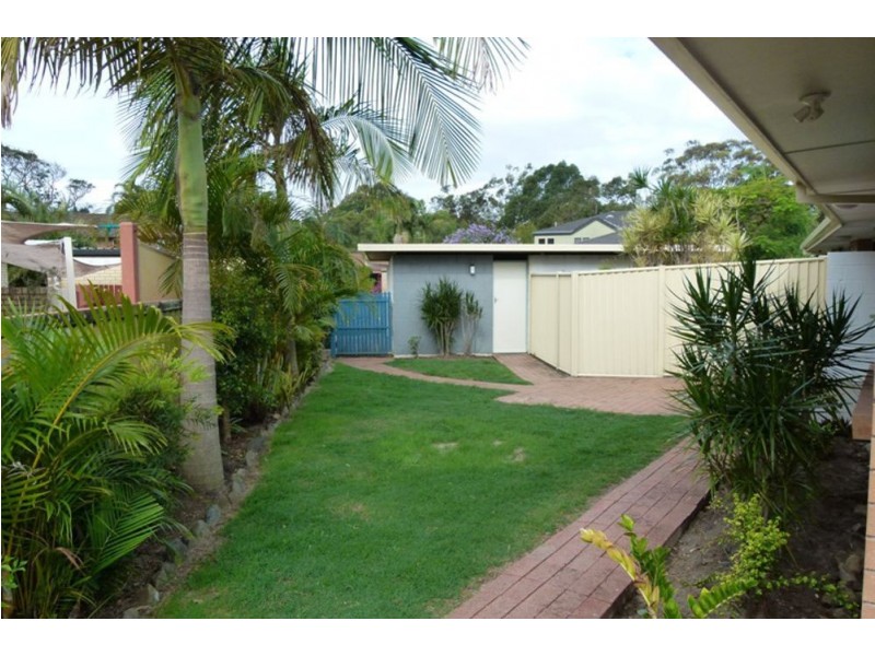 2/3 Macaw Avenue, Miami QLD 4220