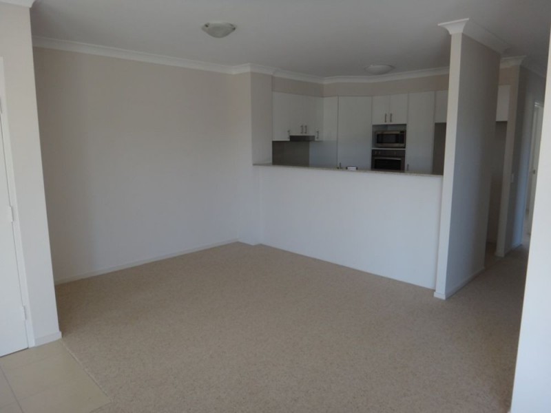 11/99 Muir street, Labrador QLD 4215