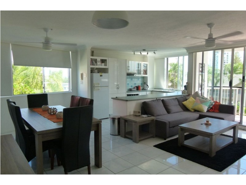 11/220 Surf Parade, Surfers Paradise QLD 4217