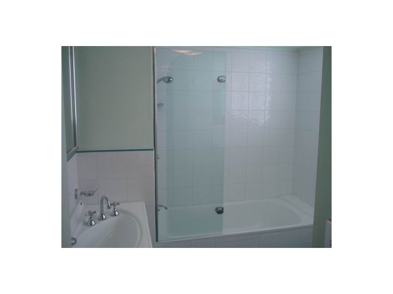 11/220 Surf Parade, Surfers Paradise QLD 4217