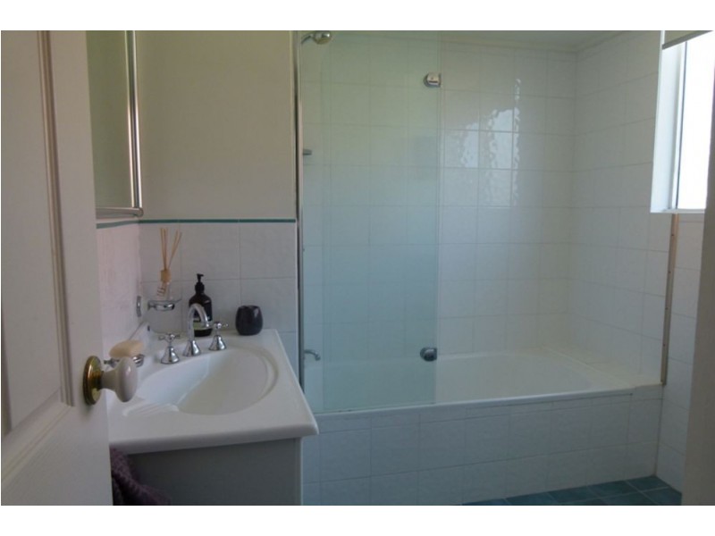 11/220 Surf Parade, Surfers Paradise QLD 4217